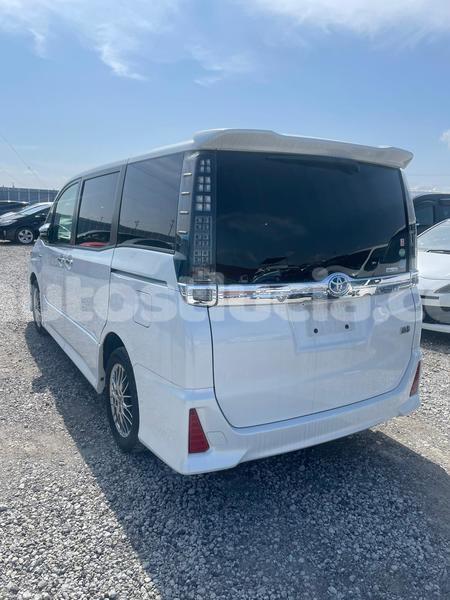 Big with watermark toyota voxy laborie laborie 4650