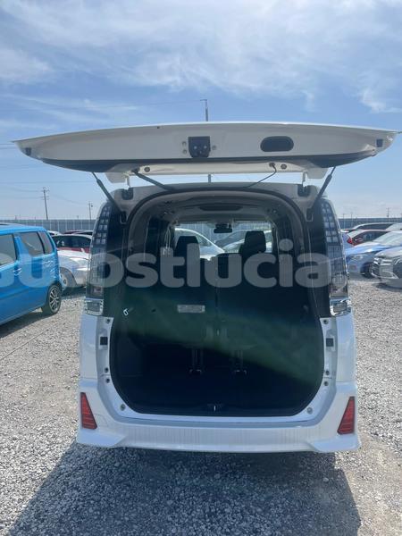 Big with watermark toyota voxy laborie laborie 4650