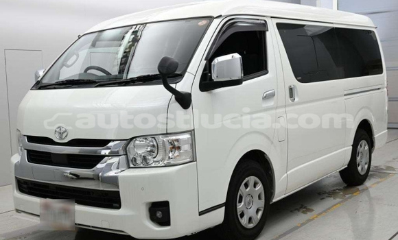 Buy Used Toyota Hiace White Car in Castries in Castries