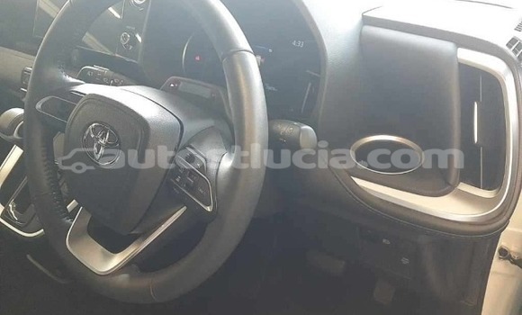 Buy Used Toyota Voxy White Car in Castries in Castries Buy Used Toyota Voxy White Car in Castries in Castries