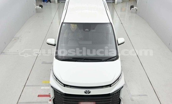 Buy Used Toyota Voxy White Car in Castries in Castries Buy Used Toyota Voxy White Car in Castries in Castries