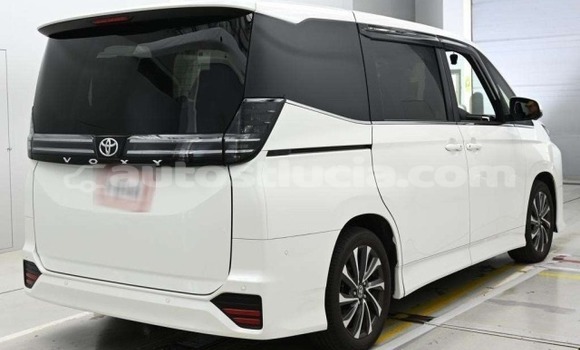 Buy Used Toyota Voxy White Car in Castries in Castries Buy Used Toyota Voxy White Car in Castries in Castries