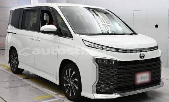 Buy Used Toyota Voxy White Car in Castries in Castries Buy Used Toyota Voxy White Car in Castries in Castries