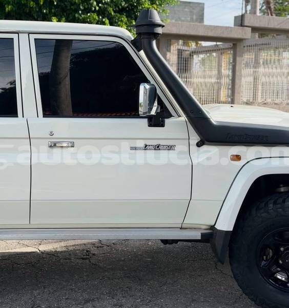 Big with watermark toyota land cruiser canaries canaries 4658