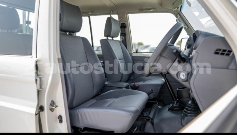 Big with watermark toyota land cruiser canaries canaries 4658