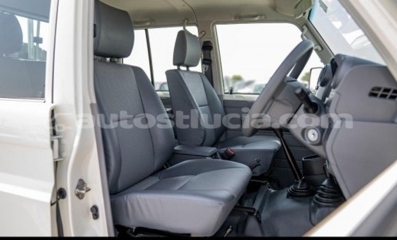Acheter Occasion Voiture Toyota Land Cruiser Blanc à Canaries, Canaries Acheter Occasion Voiture Toyota Land Cruiser Blanc à Canaries, Canaries