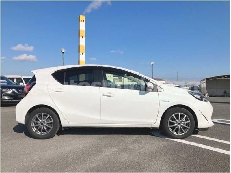 Big with watermark toyota aqua castries castries 4661