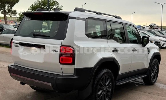 Buy Used Toyota Land Cruiser Prado White Car in Castries in Castries Buy Used Toyota Land Cruiser Prado White Car in Castries in Castries