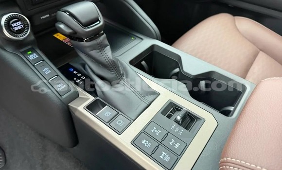 Buy Used Toyota Land Cruiser Prado White Car in Castries in Castries Buy Used Toyota Land Cruiser Prado White Car in Castries in Castries