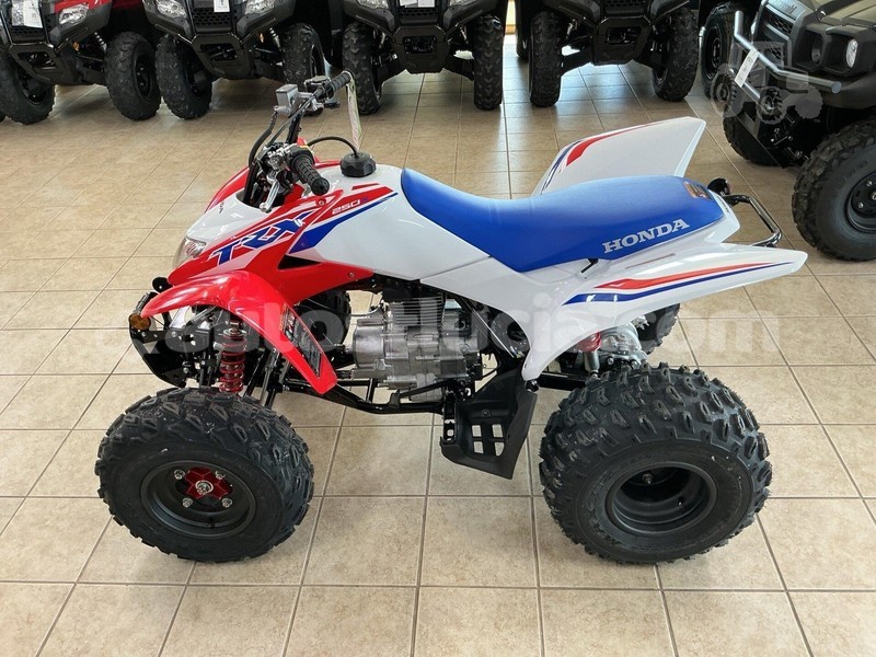 Big with watermark honda trx castries choc 4666