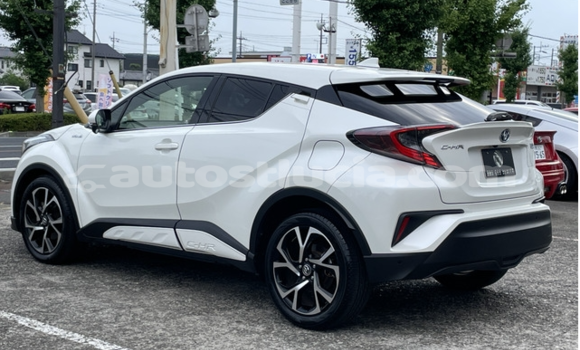 Acheter Occasion Voiture Toyota C-HR Blanc à Castries, Castries Acheter Occasion Voiture Toyota C-HR Blanc à Castries, Castries