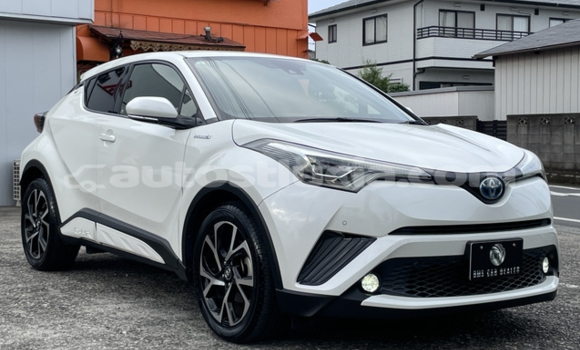 Acheter Occasion Voiture Toyota C-HR Blanc à Castries, Castries Acheter Occasion Voiture Toyota C-HR Blanc à Castries, Castries