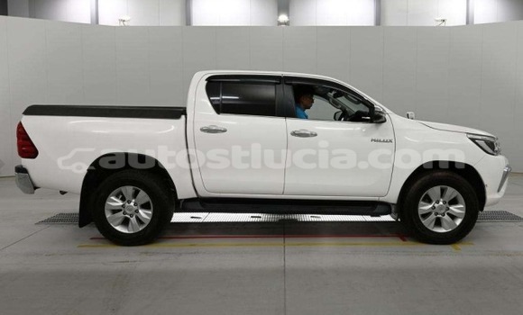 Buy Used Toyota Hiluxe Revo White Car in Castries in Castries Buy Used Toyota Hiluxe Revo White Car in Castries in Castries