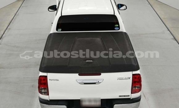 Buy Used Toyota Hiluxe Revo White Car in Castries in Castries Buy Used Toyota Hiluxe Revo White Car in Castries in Castries