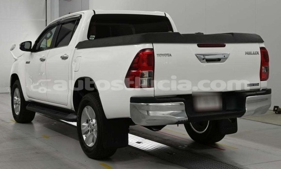 Buy Used Toyota Hiluxe Revo White Car in Castries in Castries Buy Used Toyota Hiluxe Revo White Car in Castries in Castries