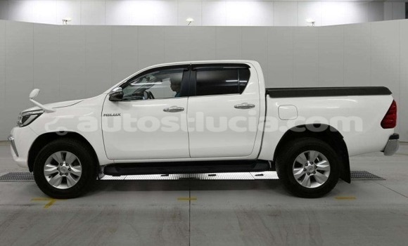 Buy Used Toyota Hiluxe Revo White Car in Castries in Castries Buy Used Toyota Hiluxe Revo White Car in Castries in Castries