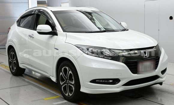 Buy Used Honda Vezel White Car in Castries in Castries Buy Used Honda Vezel White Car in Castries in Castries