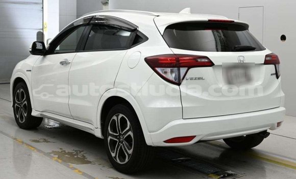 Buy Used Honda Vezel White Car in Castries in Castries Buy Used Honda Vezel White Car in Castries in Castries