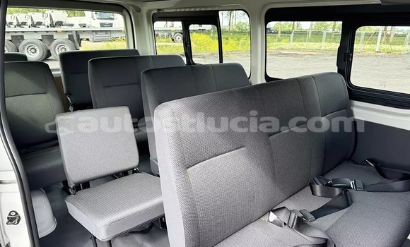 Buy Used Toyota Hiace White Car in Import - Dubai in Anse-la-Raye Buy Used Toyota Hiace White Car in Import - Dubai in Anse-la-Raye