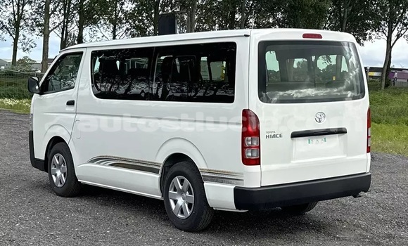 Buy Used Toyota Hiace White Car in Import - Dubai in Anse-la-Raye Buy Used Toyota Hiace White Car in Import - Dubai in Anse-la-Raye