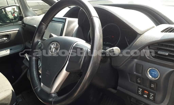 Buy Used Toyota Voxy White Car in Castries in Castries Buy Used Toyota Voxy White Car in Castries in Castries