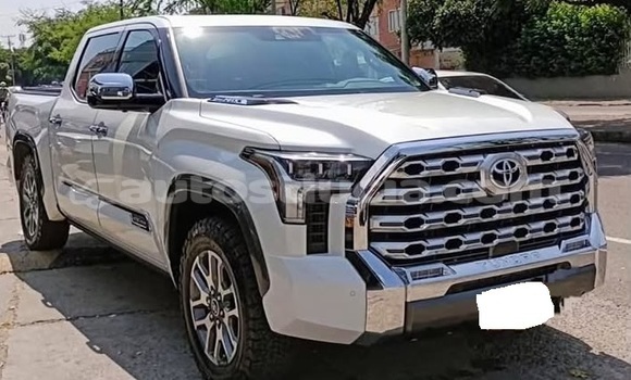 Buy Used Toyota Tundra White Car in Castries in Castries