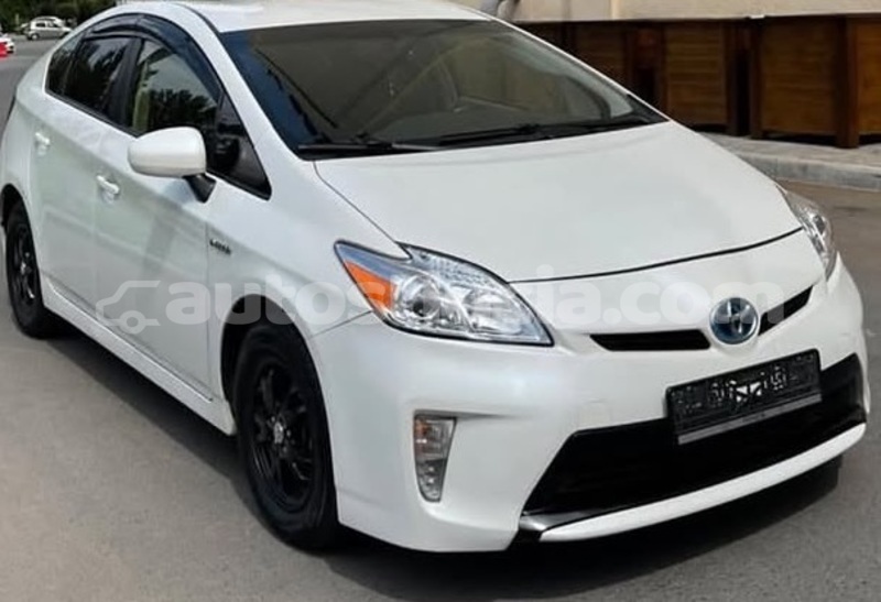 Big with watermark toyota prius castries castries 4694