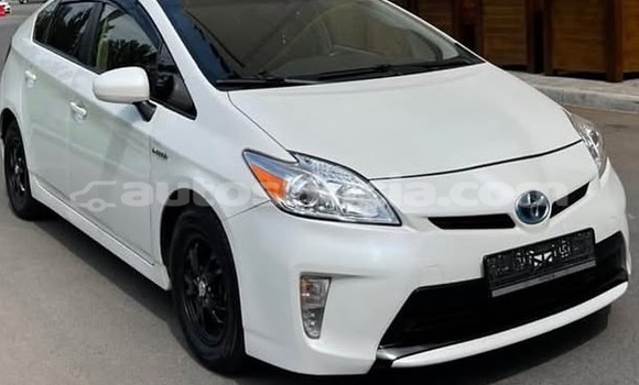Buy Used Toyota Prius White Car in Castries in Castries