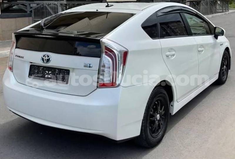 Big with watermark toyota prius castries castries 4694