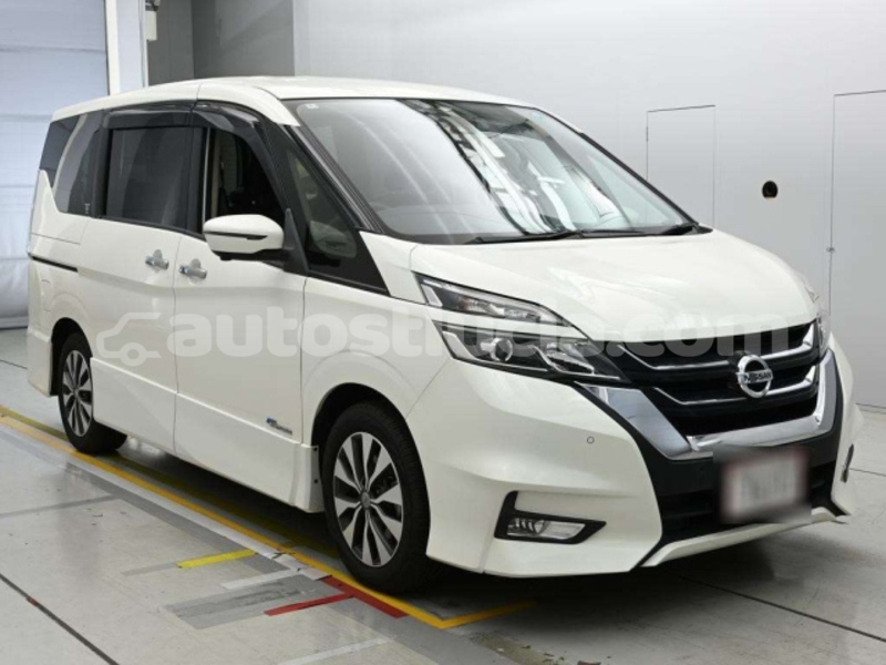 Big with watermark nissan serena laborie laborie 4695