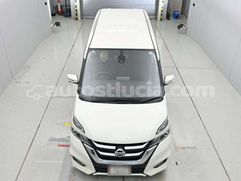 Big with watermark nissan serena laborie laborie 4695