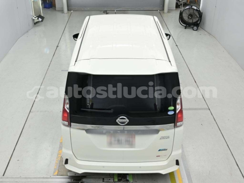 Big with watermark nissan serena laborie laborie 4695
