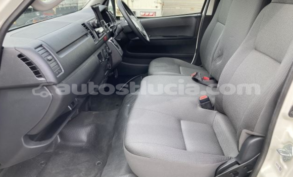 Buy Used Toyota Hiace White Car in Micoud in Micoud Buy Used Toyota Hiace White Car in Micoud in Micoud