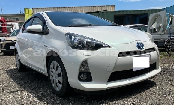 Acheter Occasion Voiture Toyota Aqua Blanc à Dennery, Dennery Acheter Occasion Voiture Toyota Aqua Blanc à Dennery, Dennery