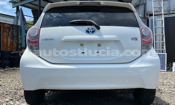 Acheter Occasion Voiture Toyota Aqua Blanc à Dennery, Dennery Acheter Occasion Voiture Toyota Aqua Blanc à Dennery, Dennery