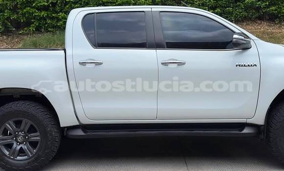 Buy Used Toyota Hilux White Car in Canaries in Canaries Buy Used Toyota Hilux White Car in Canaries in Canaries