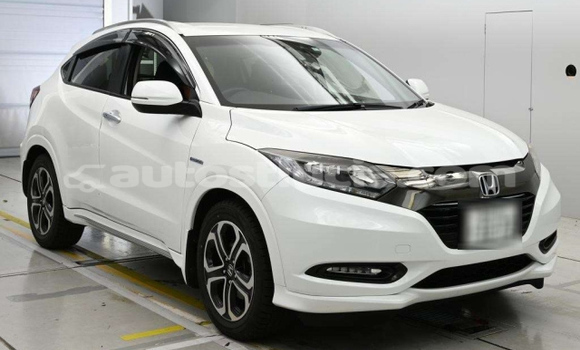 Buy Used Honda Vezel White Car in Choc in Castries