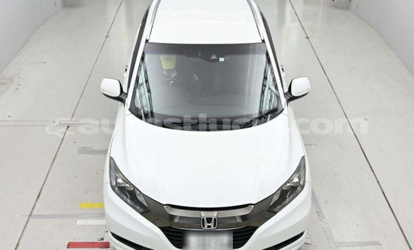 Acheter Occasion Voiture Honda Vezel Blanc à Choc, Castries Acheter Occasion Voiture Honda Vezel Blanc à Choc, Castries