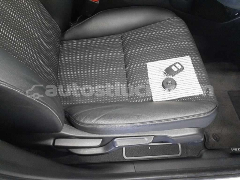 Big with watermark honda vezel castries choc 4708