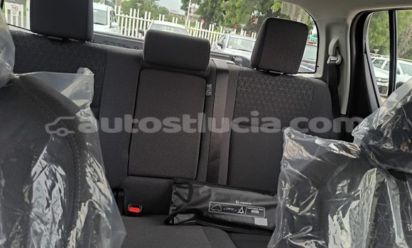 Buy Used Toyota Hilux Black Car in Castries in Castries Buy Used Toyota Hilux Black Car in Castries in Castries