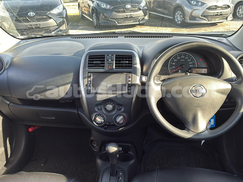 Big with watermark nissan march castries choc 4711