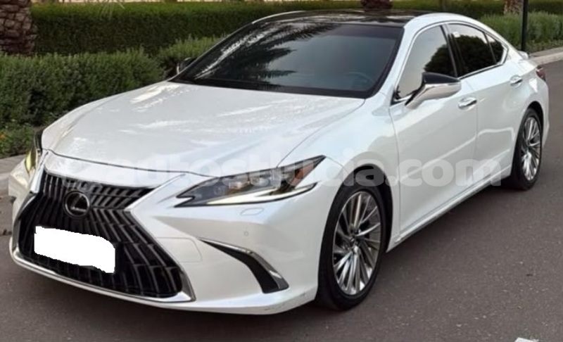Big with watermark lexus es castries castries 4717