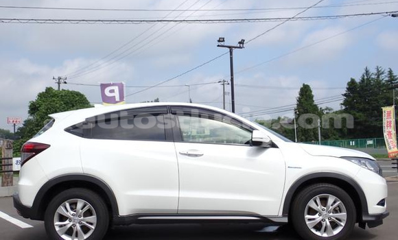 Buy Used Honda Vezel White Car in Castries in Castries Buy Used Honda Vezel White Car in Castries in Castries