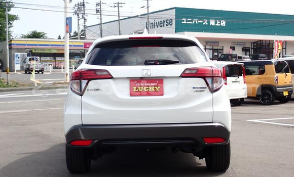 Buy Used Honda Vezel White Car in Castries in Castries Buy Used Honda Vezel White Car in Castries in Castries