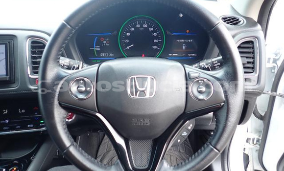 Buy Used Honda Vezel White Car in Castries in Castries Buy Used Honda Vezel White Car in Castries in Castries