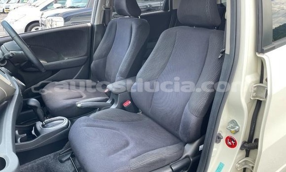 Acheter Occasion Voiture Honda FIT Blanc à Micoud, Micoud Acheter Occasion Voiture Honda FIT Blanc à Micoud, Micoud