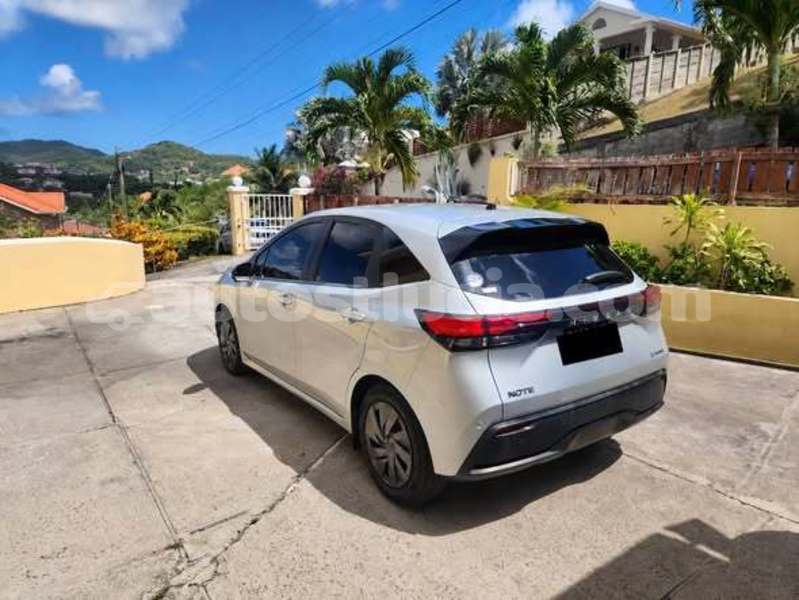 Big with watermark nissan note castries choc 4730