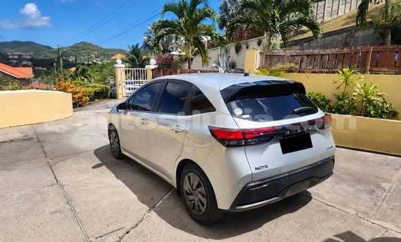 Acheter Occasion Voiture Nissan Note Autre à Choc, Castries Acheter Occasion Voiture Nissan Note Autre à Choc, Castries