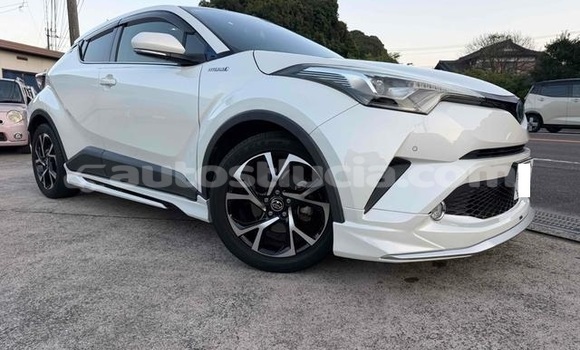 Acheter Occasion Voiture Toyota C-HR Blanc à Micoud, Micoud Acheter Occasion Voiture Toyota C-HR Blanc à Micoud, Micoud
