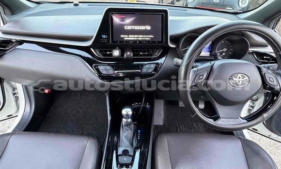 Acheter Occasion Voiture Toyota C-HR Blanc à Micoud, Micoud Acheter Occasion Voiture Toyota C-HR Blanc à Micoud, Micoud